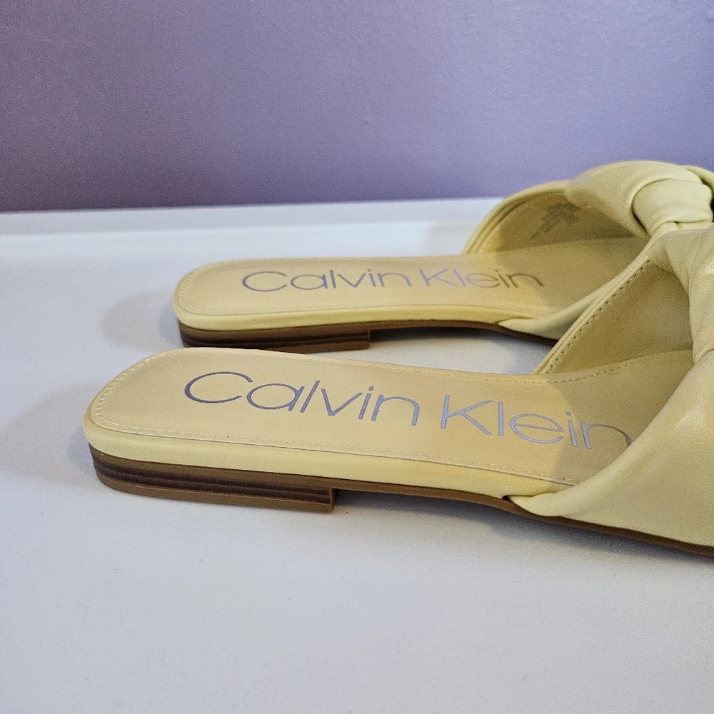 New in Box Calvin Klein Butter Yellow Mokio Knotted Flat Slide Sandals - Picture 6 of 11